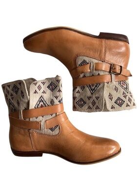 Like new Latigo leather boots